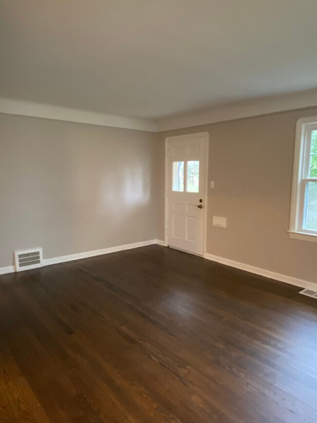 Foto del edificio - 13605 Tyler Ave