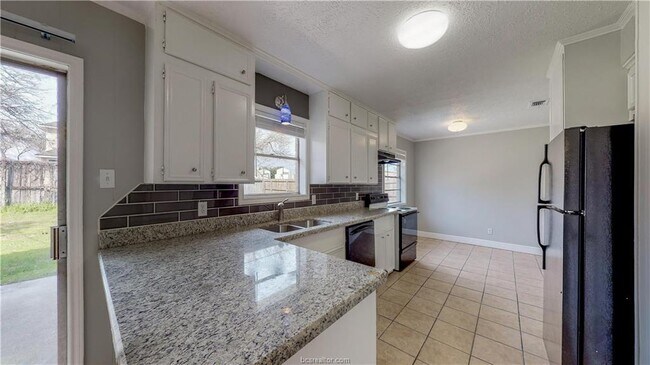 Building Photo - 1417 Antone Ct