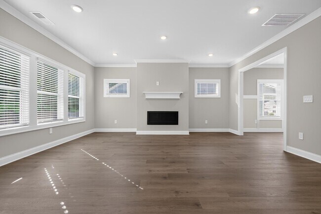 Building Photo - 5937 Cabernet Ln