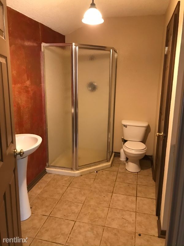 Building Photo - 5 br, 2 bath House - 62 Delphia Dr