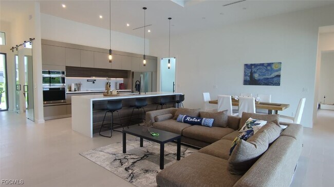 Foto del edificio - 308 SW 13th Ct