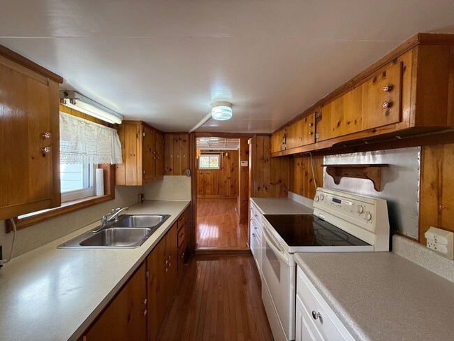 Building Photo - 4230 Hampton Rd