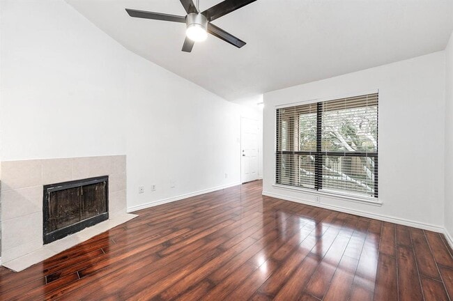 Building Photo - 2125 Augusta Dr