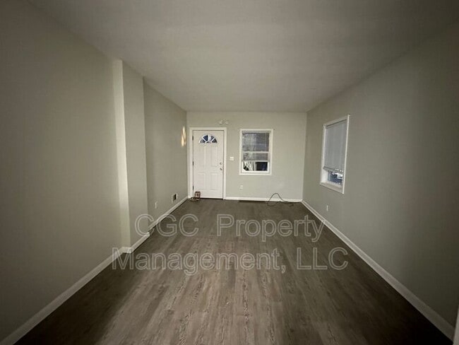 Foto del edificio - 4 1/2 Salsbury St