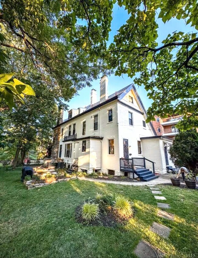 Building Photo - 3507 Clifton Ave