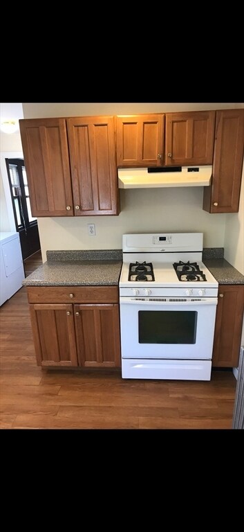 Primary Photo - 74 Brock St