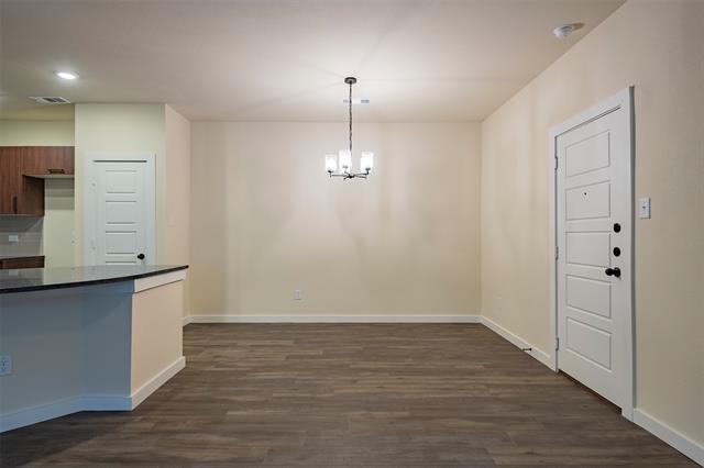 Foto del edificio - 725 Blackland dr