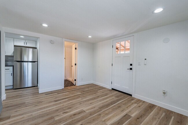 Foto del edificio - 711-713 E. 5th St. ( 711-1, 711-2, 713 )