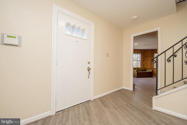 Building Photo - 7318 Riverhill Rd