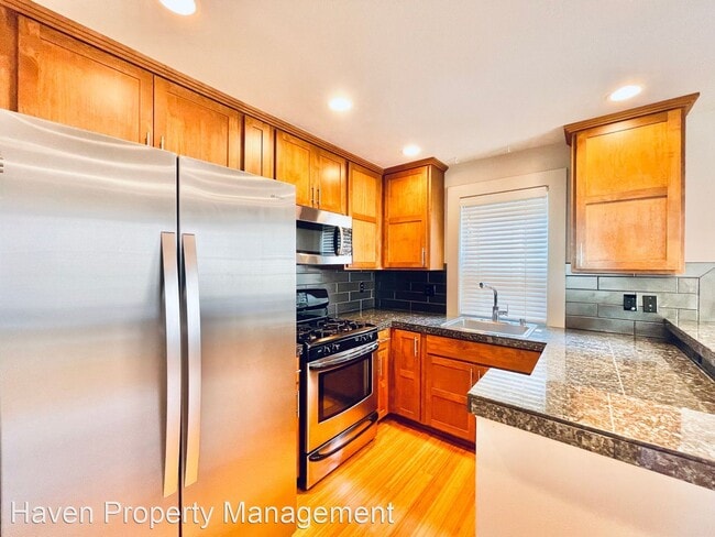Building Photo - 2 br, 2.5 bath House - 3624 B Palatine Ave N