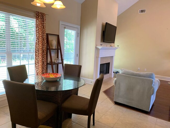 Breakfast - 1425 Cloverbrook Cir