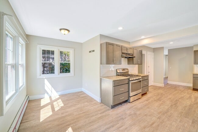 Building Photo - 133 Fiske St