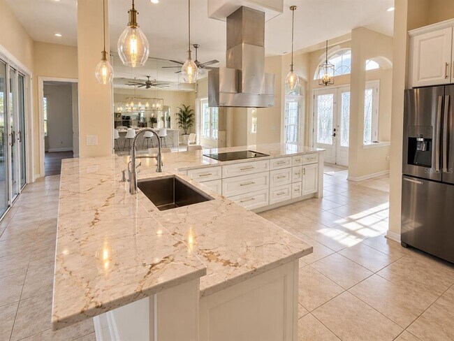 Foto del edificio - 13535 Bluewater Cir