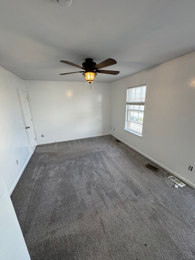 Dormitorio principal - 517 Aidone Dr