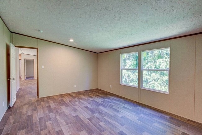 Building Photo - 429 W Sunshine Ln