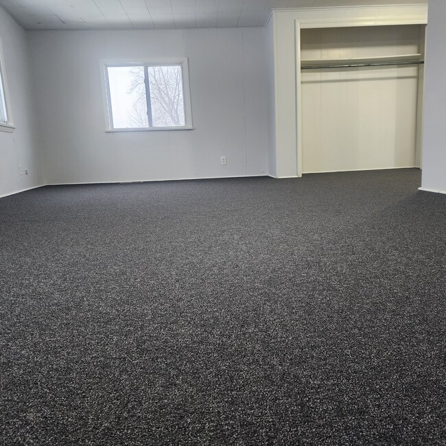 Building Photo - 396 Norton St