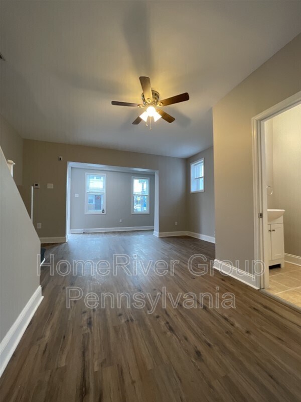 Foto del edificio - 5565 Matthews St