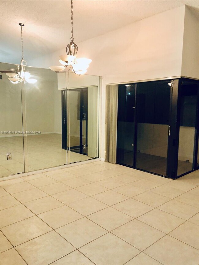 Building Photo - 15111 Brighton Ln