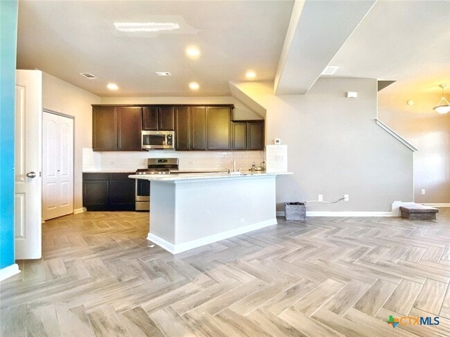 Building Photo - 1721 Arbor Knot Dr