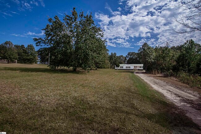 Building Photo - 296 Fish Camp Rd