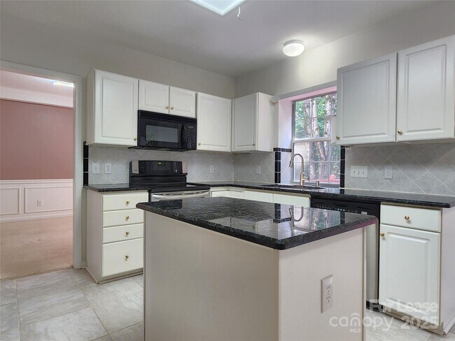 Building Photo - 7533 Lady Bank Dr