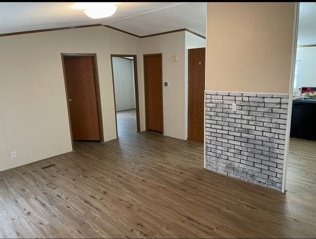 Building Photo - 121 Viars Rd