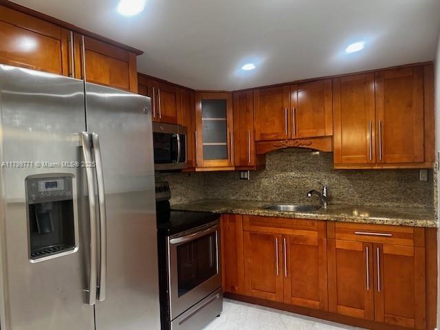 Foto del edificio - 9920 NW 68th Pl