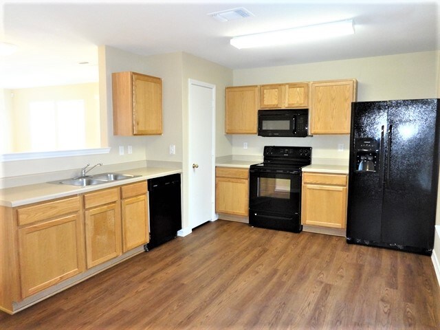 Building Photo - 9742 Liberty Grn