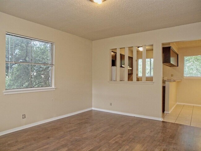 Building Photo - 509 Cedar Dr