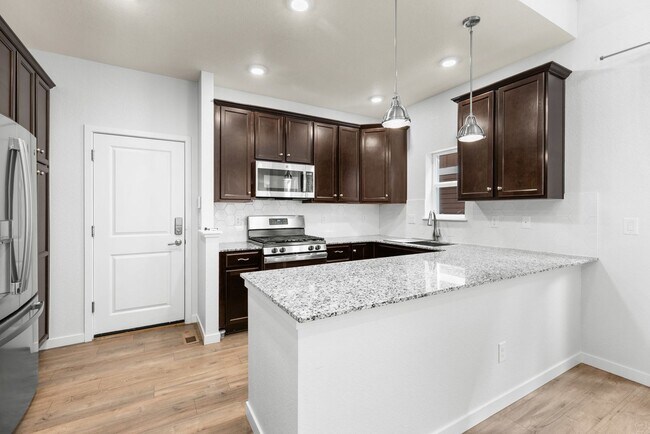 Building Photo - 2882 S Fox Ct