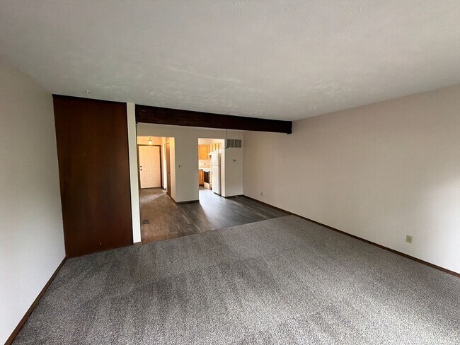 Foto del edificio - 4620 Grassridge Rd