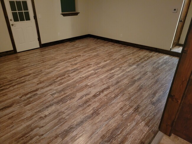 Building Photo - 1509 Larkspur Ct