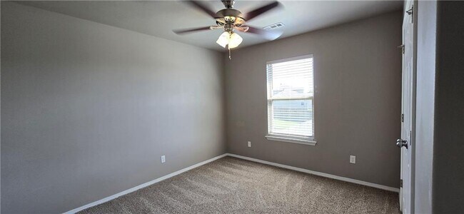 Foto del edificio - 5007 SW Fieldstone Blvd