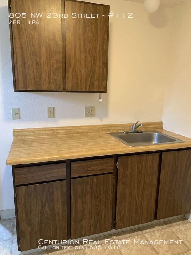 Building Photo - $500 OFF MOVE IN RENT!! 805 NW 23rd #112