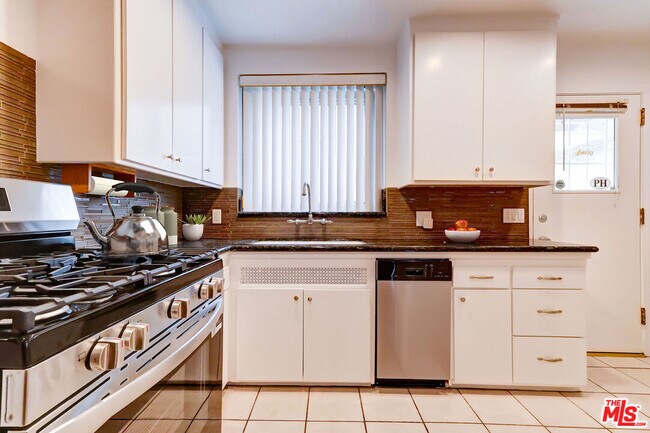 Foto del edificio - 6551 W 86th Pl