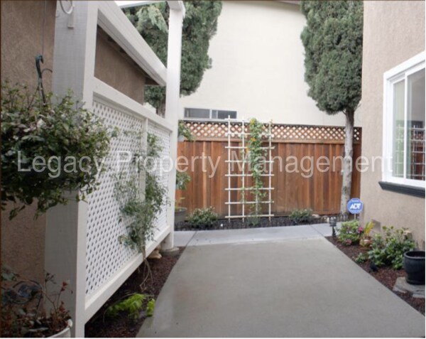 Foto del edificio - 3003 Jenkins Ave