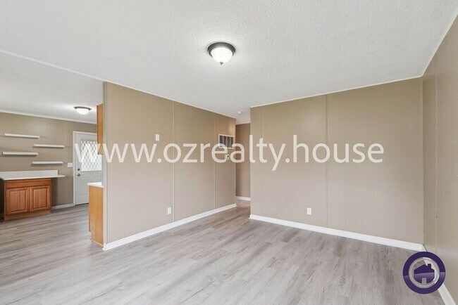 Foto del edificio - 617 Whitlock Ave