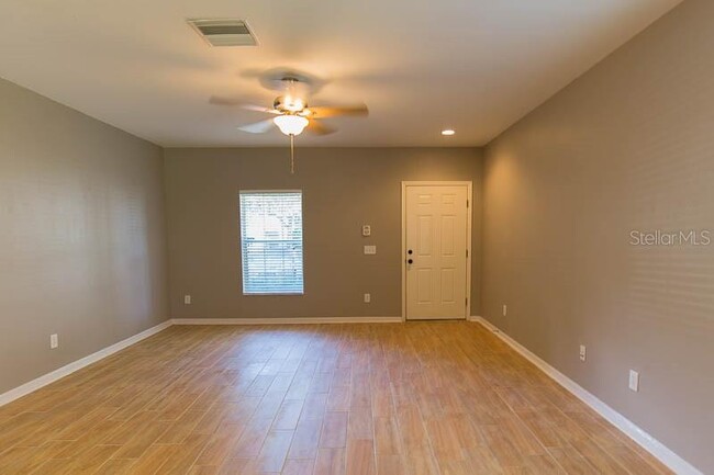 Building Photo - 5879 Fishhawk Ridge Dr