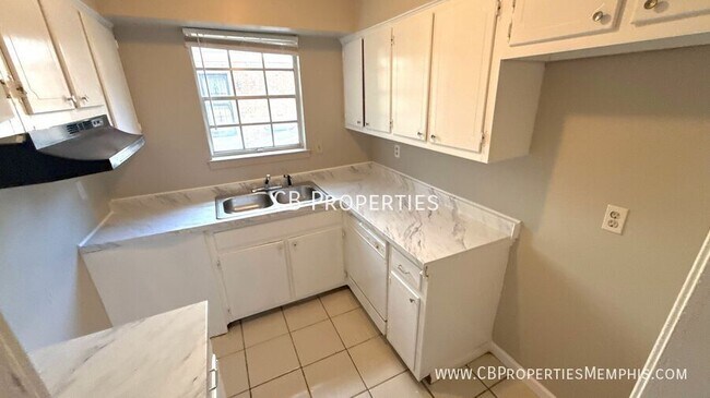 Building Photo - 835 Candace Dr