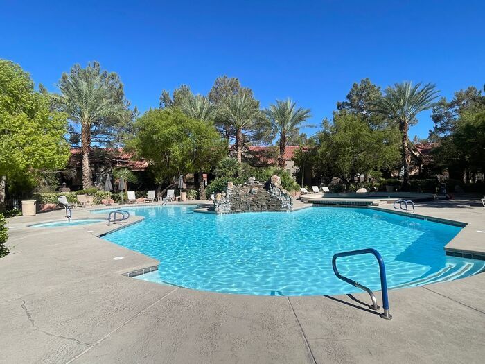 Foto principal - To schedule a viewing, call Wally Fellman ...