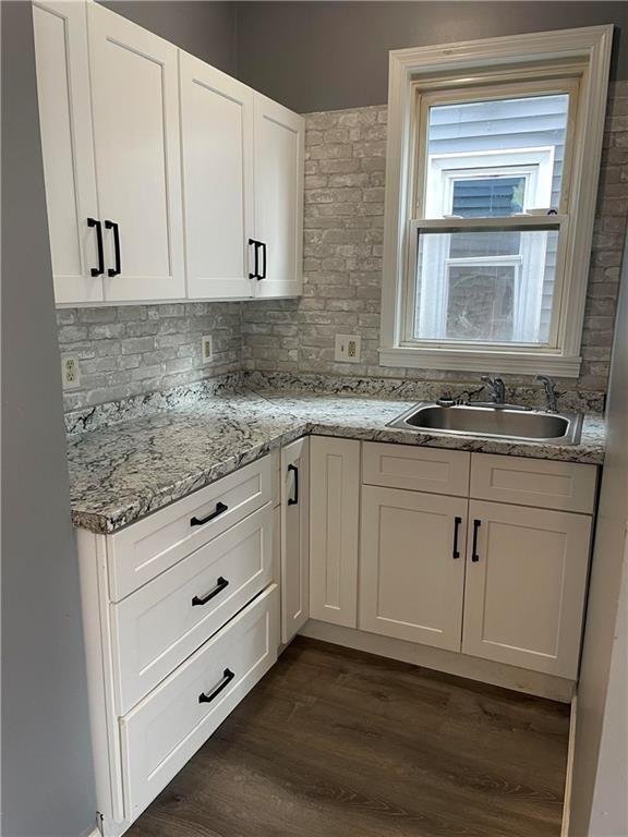 Building Photo - 890-180 Douglas Ave