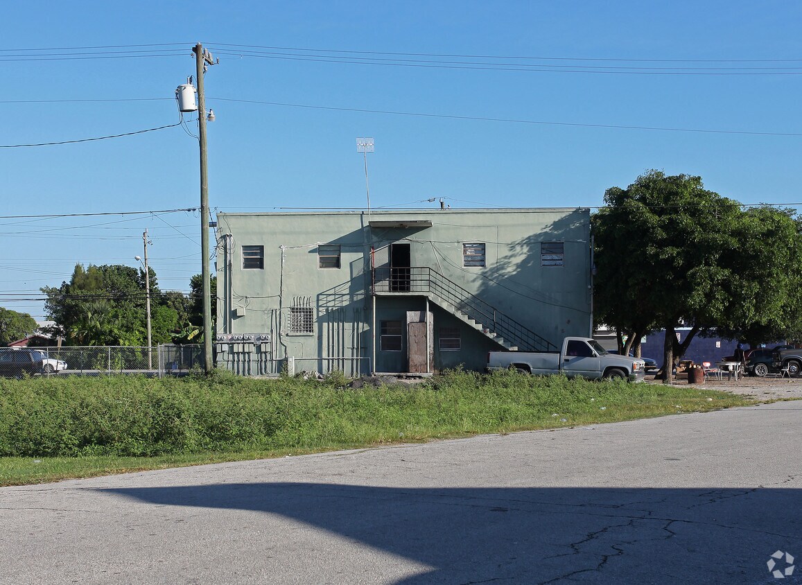 Building Photo - 612 Dr Martin Luther King Jr Blvd W