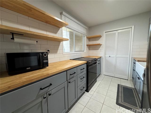 Building Photo - 410 Haleloa Pl