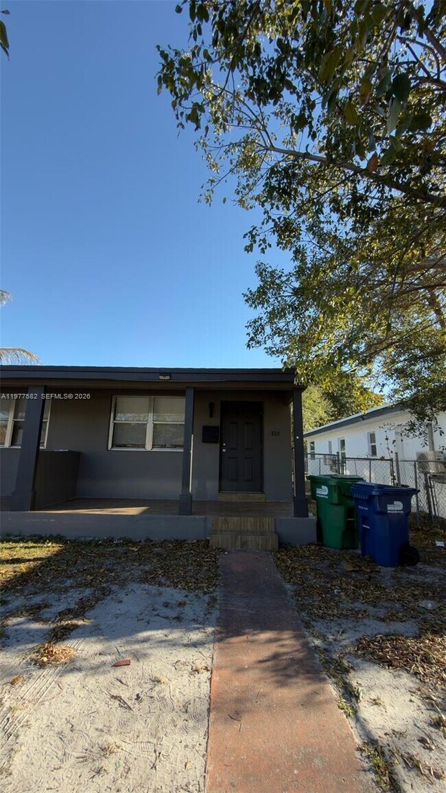 Foto del edificio - 326 NW 97th St