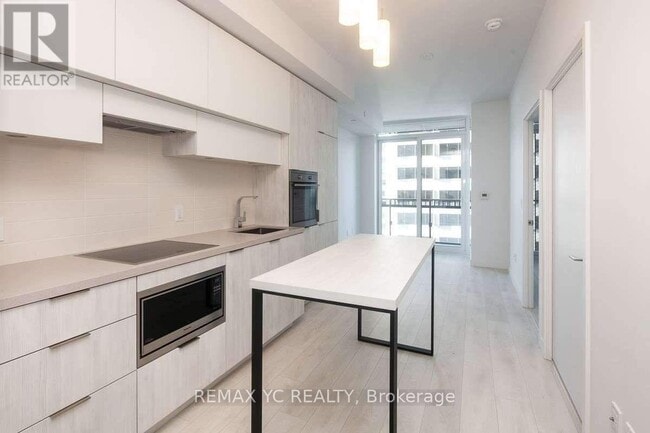 Building Photo - 8 Eglinton Ave E