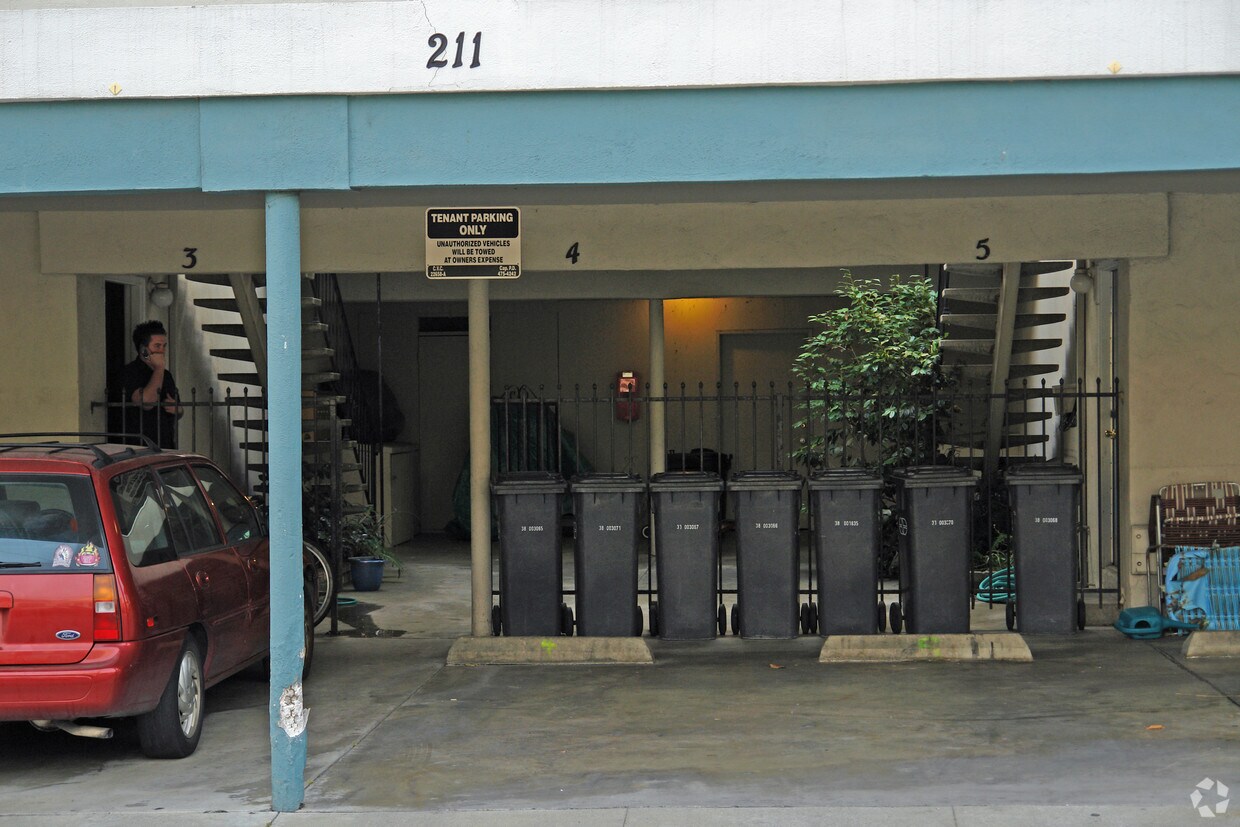 Foto del edificio - 211 Stockton Ave