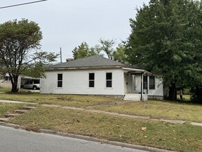 Building Photo - 532 W Calhoun St