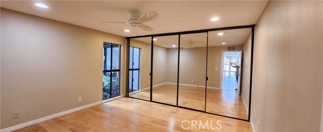 Building Photo - 8127 Marina Pacifica Dr N