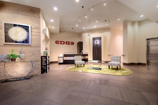 Foto del edificio - 300 St Joseph Pkwy