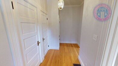 Building Photo - 2406 SE Yamhill St